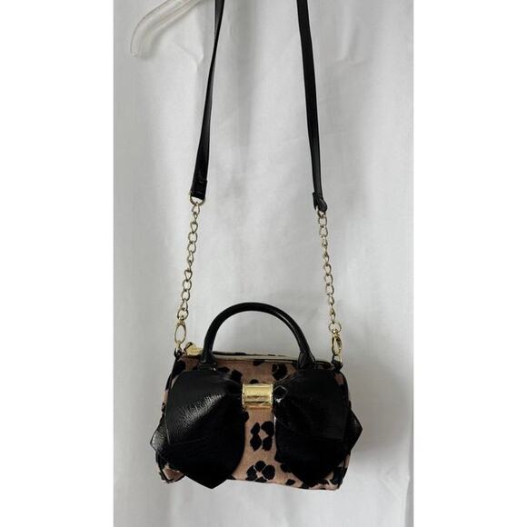Betsey Johnson Leopard Faux Fur Bow Satchel Crossbody Bag Gold Colored Chain - Picture 6 of 16